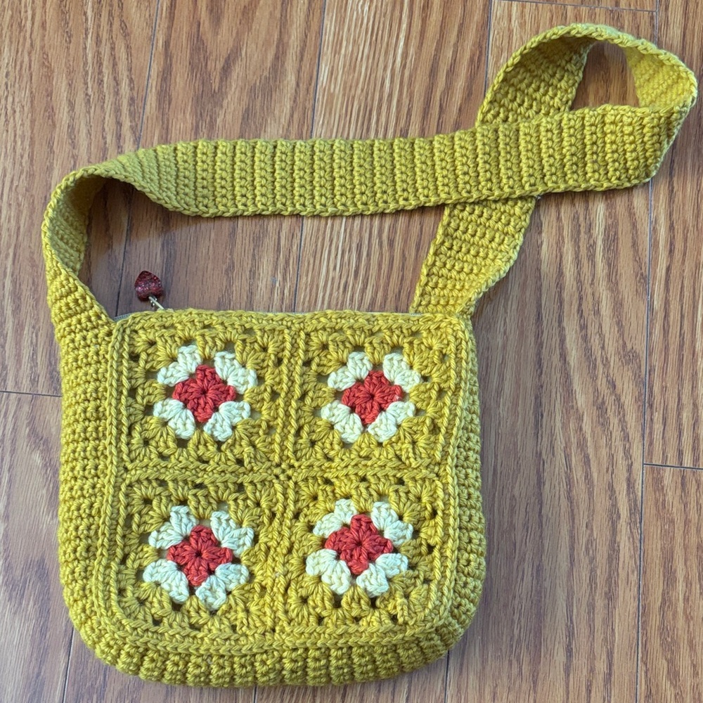 HIPPIE VIBE ✌🏼 HANDCRAFTED GRANNY SQUARES SHOULDER BAG
